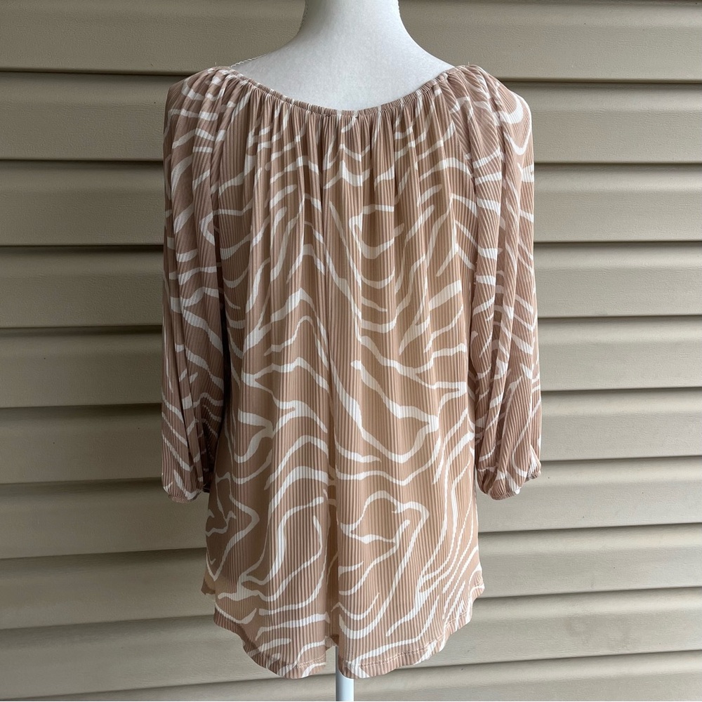 •W5• Tan/Cream Zebra Pattern On/Off Shoulder Blouse - Size XL - Picture 6 of 8